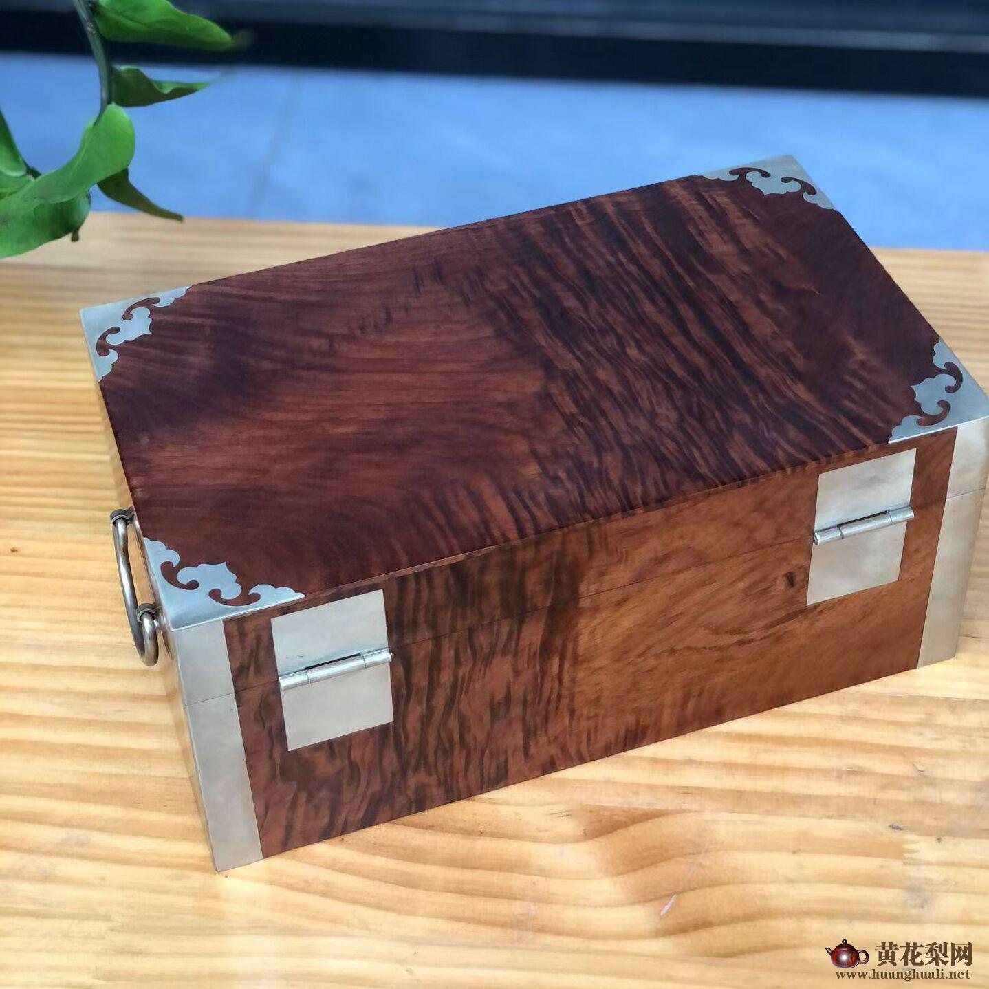 海南黄花梨独板首饰盒
